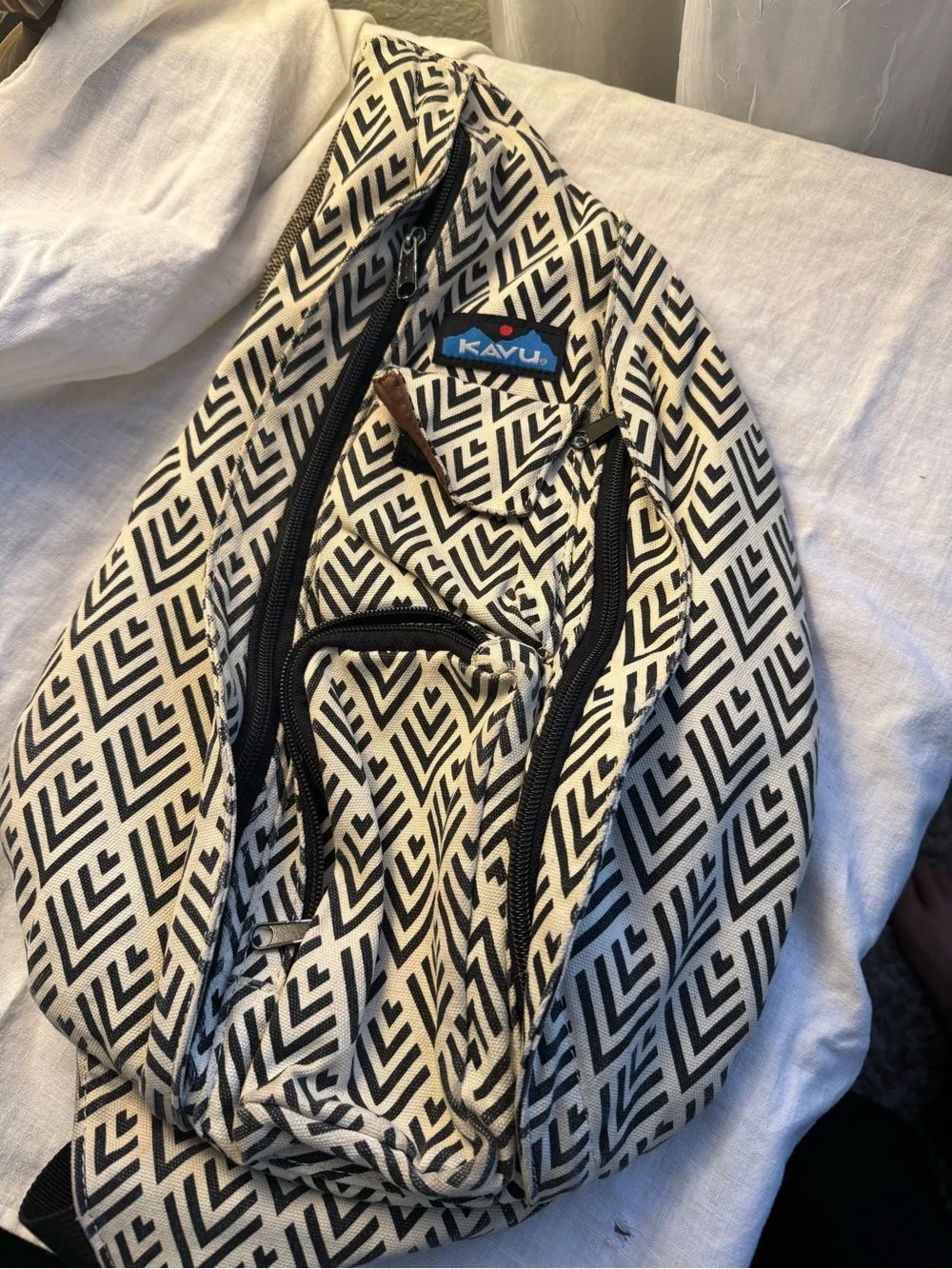 Kavu Black & White Chevron Sling Pack